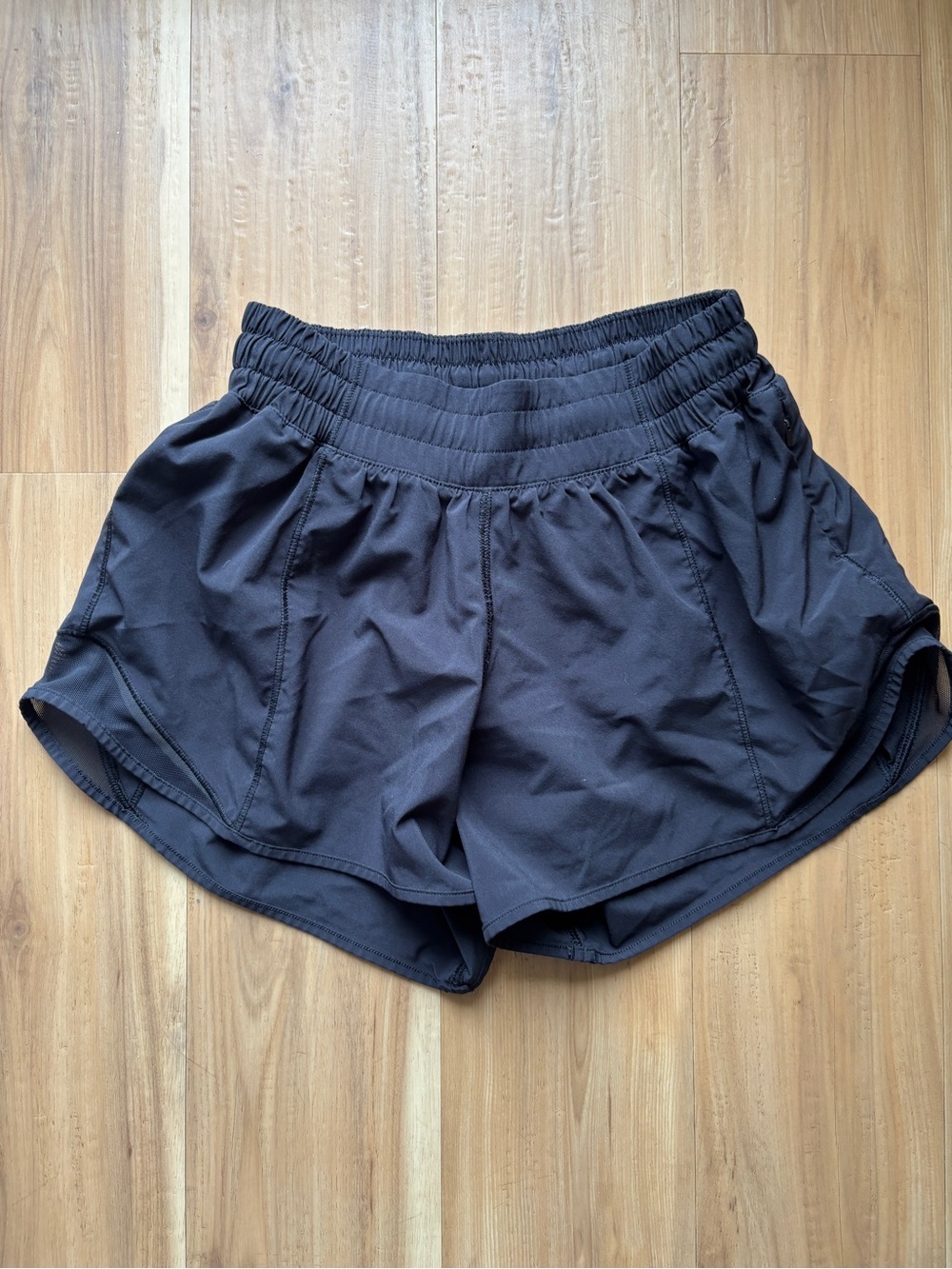 Lululemon black Hotty hot size 4 Tall